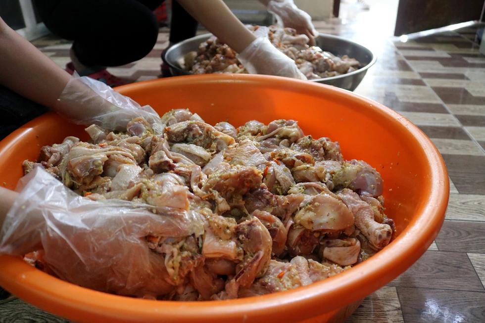 Khu chợ 0 đồng cho sinh viên - Ảnh 8. Khu chợ 0 đồng cho sinh viên - Ảnh 8.