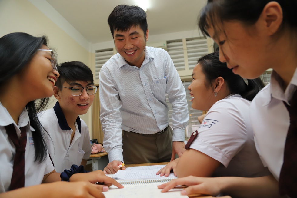 Thầy giáo xin bài văn của học trò: Không dò bài, trả bài mỗi ngày - Ảnh 5. Thầy giáo xin bài văn của học trò: Không dò bài, trả bài mỗi ngày - Ảnh 5.