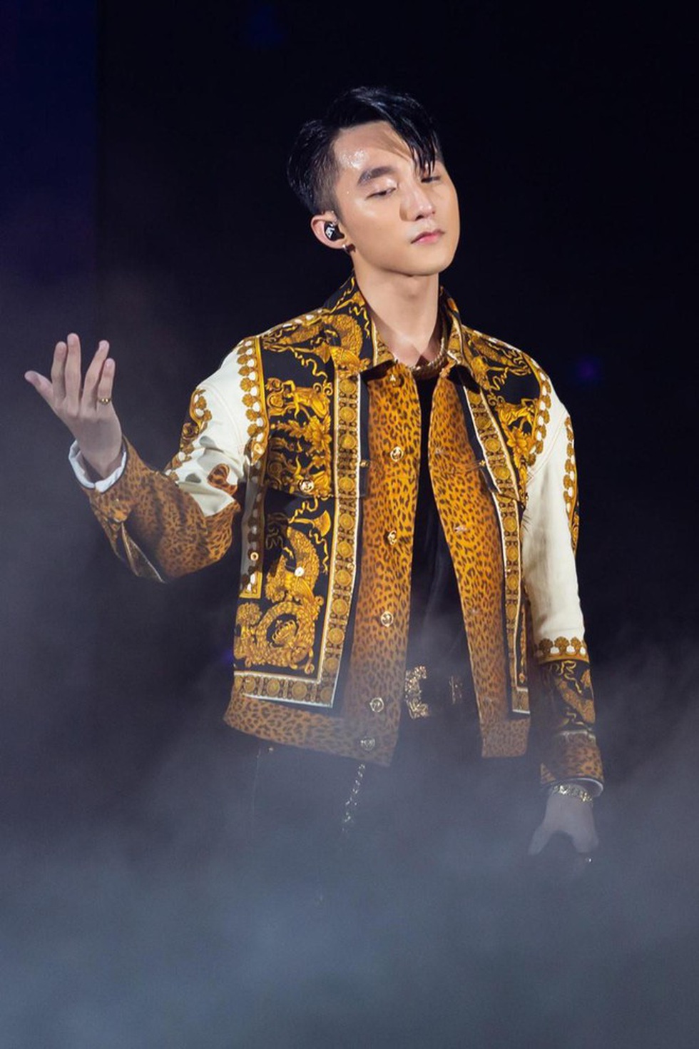 2019: Sân khấu ca nhạc hồi sinh với nhiều live show cháy vé - Ảnh 12. 2019: Sân khấu ca nhạc hồi sinh với nhiều live show cháy vé - Ảnh 12.