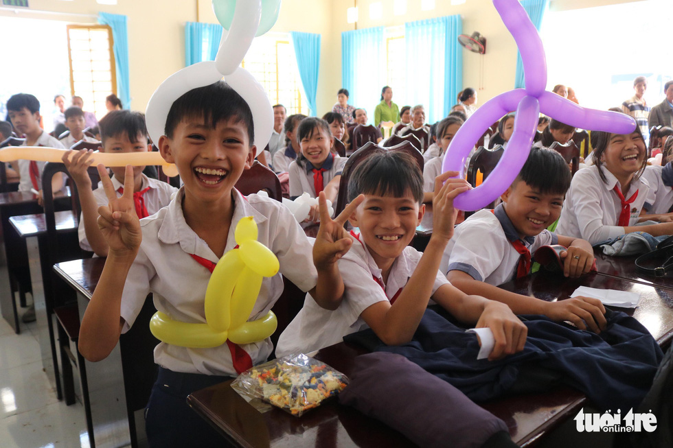 Cây mùa xuân 2019 vui tết với học sinh ở Tây Ninh - Ảnh 1. Cây mùa xuân 2019 vui tết với học sinh ở Tây Ninh - Ảnh 1.