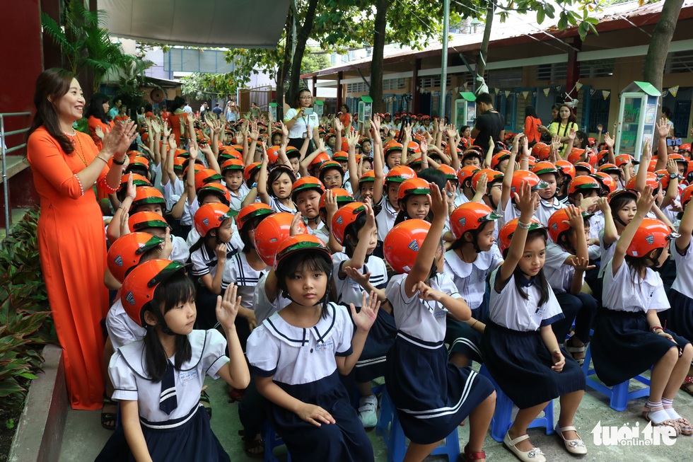 Phát động chiến dịch Đội mũ cho con - Ảnh 8. Phát động chiến dịch Đội mũ cho con - Ảnh 8.