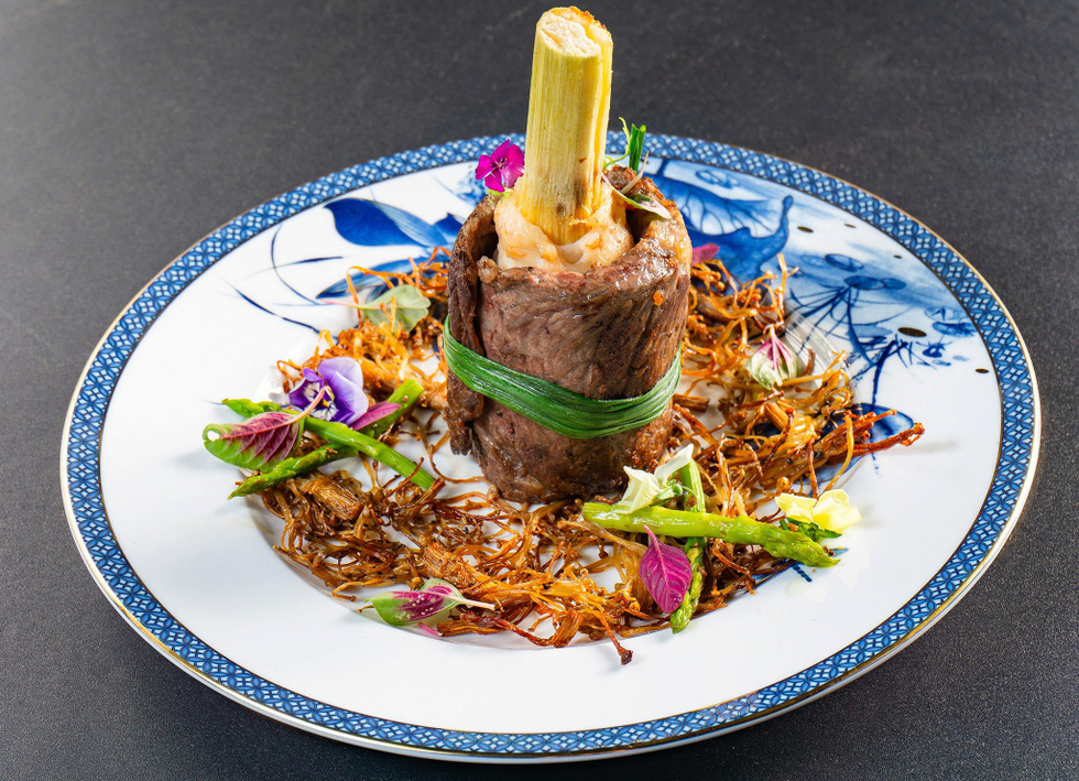 Ngắm những món ăn cung đình sang chảnh của đầu bếp Top Chef Vietnam - Ảnh 4. Ngắm những món ăn cung đình sang chảnh của đầu bếp Top Chef Vietnam - Ảnh 4.