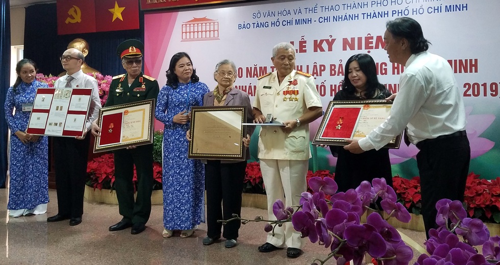 Kỷ vật nhận từ Bác Hồ nay tặng lại bảo tàng - Ảnh 1. Kỷ vật nhận từ Bác Hồ nay tặng lại bảo tàng - Ảnh 1.