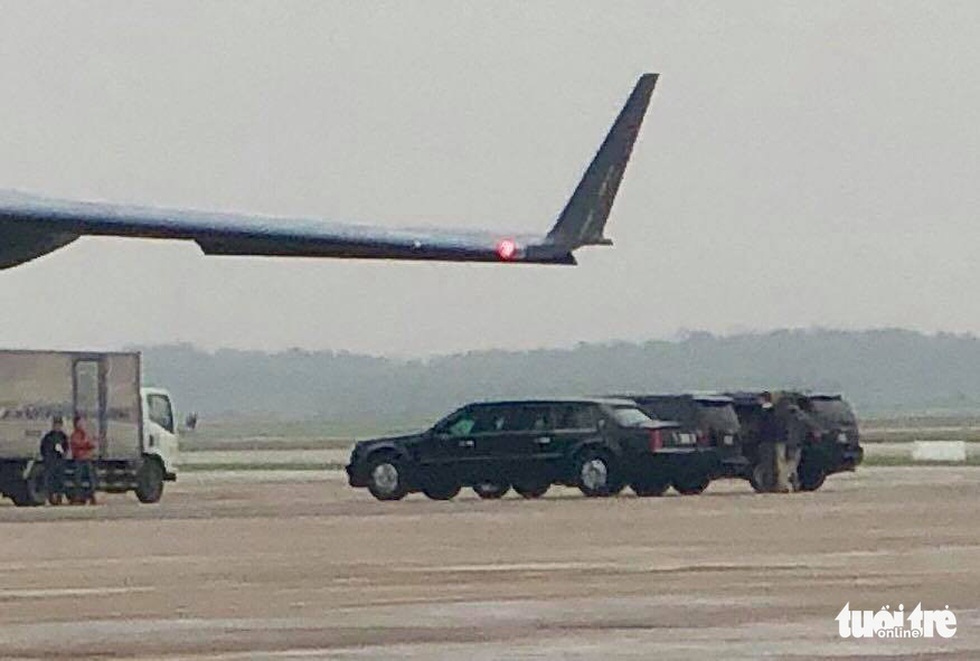 Xe Quái thú của ông Trump đến Hà Nội - Ảnh 4. Xe Quái thú của ông Trump đến Hà Nội - Ảnh 4.