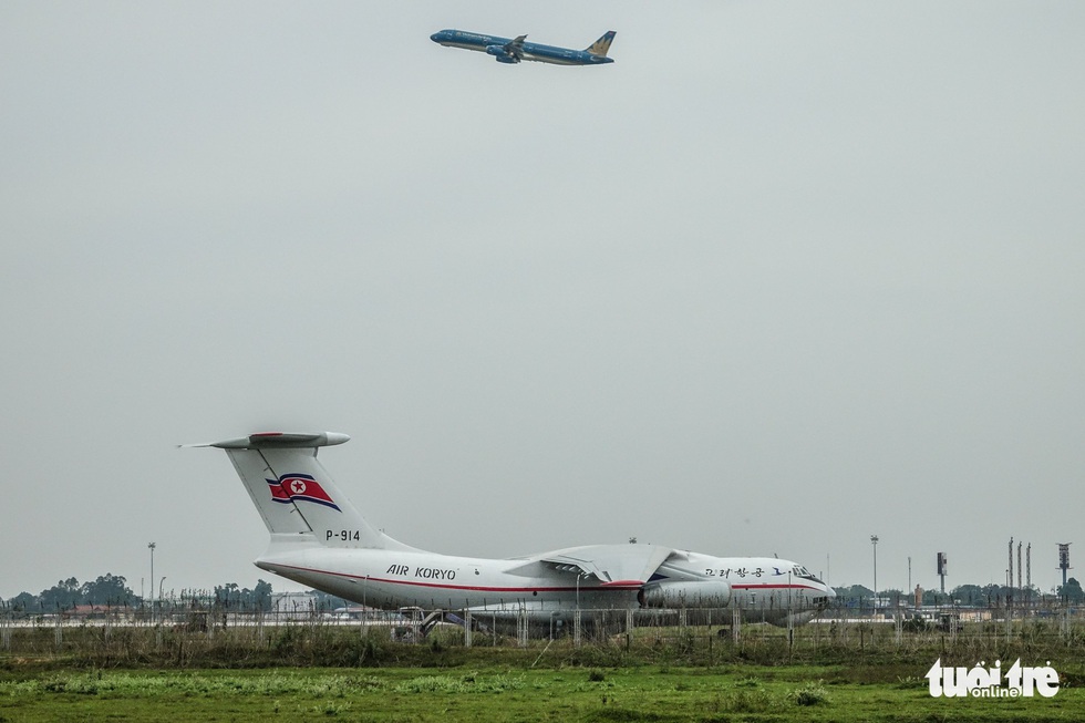 Cận cảnh ngựa thồ Il-76 của phái đoàn Triều Tiên - Ảnh 9. Cận cảnh ngựa thồ Il-76 của phái đoàn Triều Tiên - Ảnh 9.