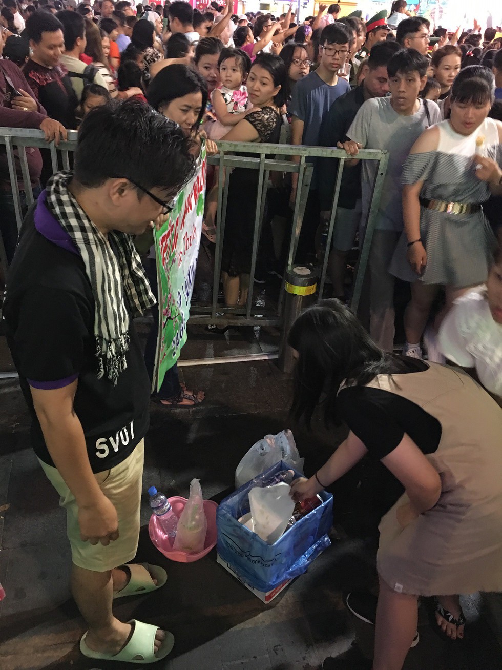 Băngrôn dễ thương nhất đường hoa Nguyễn Huệ 14 cái tết... - Ảnh 4. Băngrôn dễ thương nhất đường hoa Nguyễn Huệ 14 cái tết... - Ảnh 4.