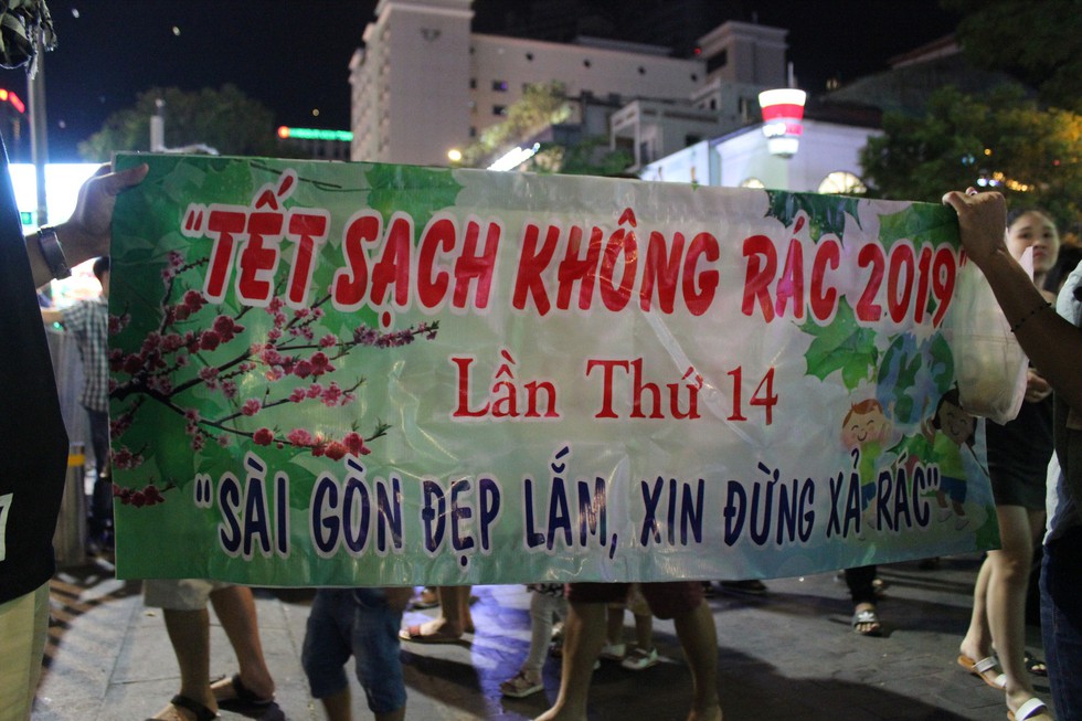 Băngrôn dễ thương nhất đường hoa Nguyễn Huệ 14 cái tết... - Ảnh 7. Băngrôn dễ thương nhất đường hoa Nguyễn Huệ 14 cái tết... - Ảnh 7.