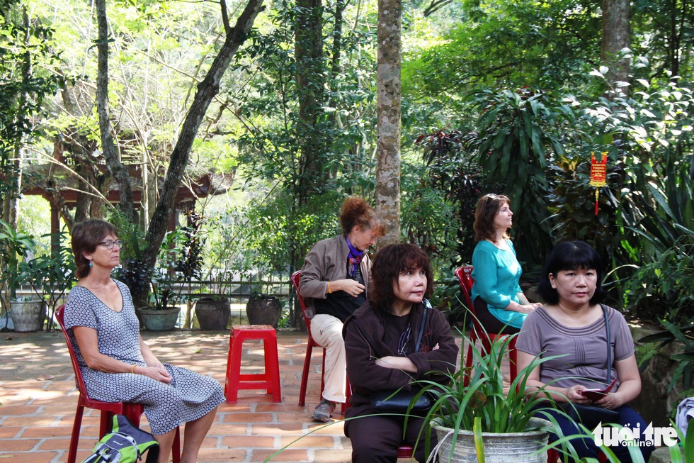 Lên chùa Từ Hiếu cầu sức khỏe cho thiền sư Thích Nhất Hạnh - Ảnh 1. Lên chùa Từ Hiếu cầu sức khỏe cho thiền sư Thích Nhất Hạnh - Ảnh 1.