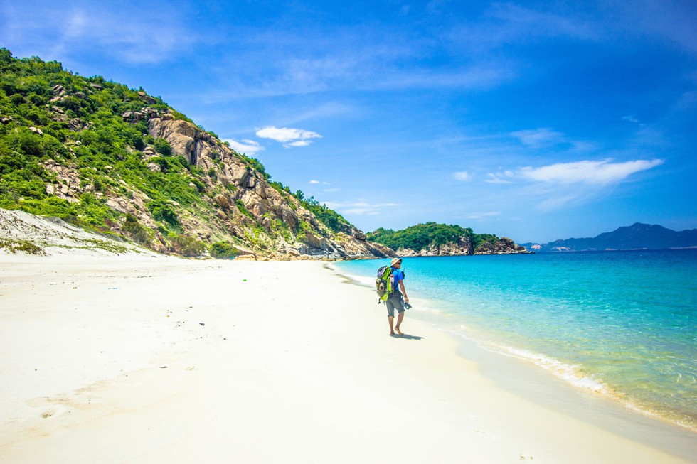 3 bãi biển tuyệt diệu để cắm trại đón bình minh ở Ninh Thuận - Ảnh 9. 3 bãi biển tuyệt diệu để cắm trại đón bình minh ở Ninh Thuận - Ảnh 9.