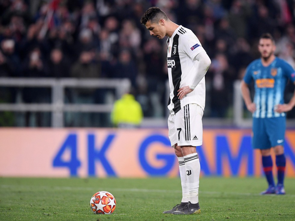 Xem siêu nhân Ronaldo đánh bại Atletico Madrid qua ảnh - Ảnh 7. Xem siêu nhân Ronaldo đánh bại Atletico Madrid qua ảnh - Ảnh 7.