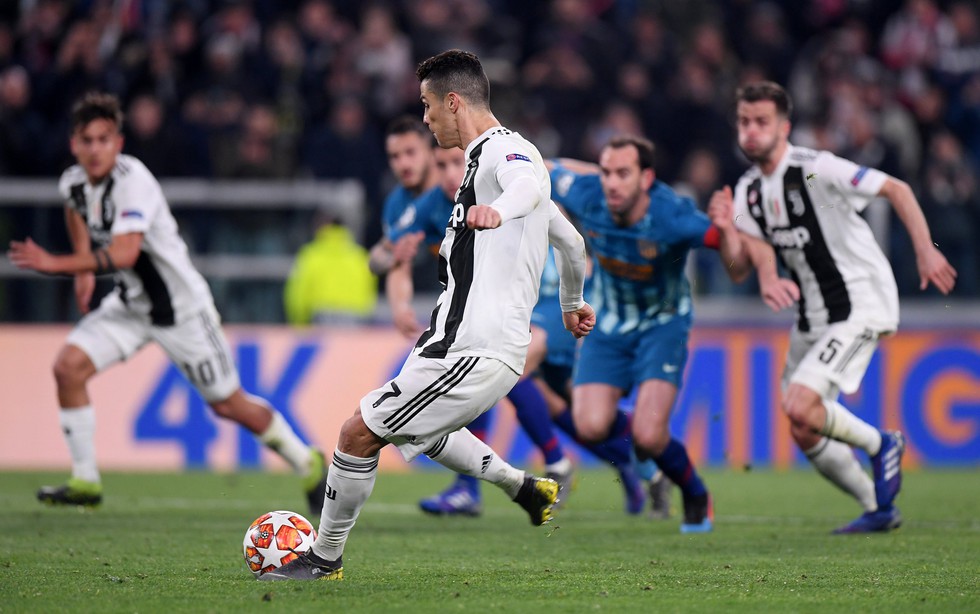 Xem siêu nhân Ronaldo đánh bại Atletico Madrid qua ảnh - Ảnh 8. Xem siêu nhân Ronaldo đánh bại Atletico Madrid qua ảnh - Ảnh 8.