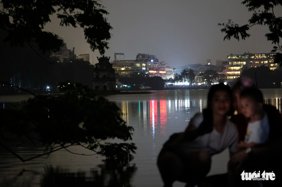 Phó chủ tịch nước Đặng Thị Ngọc Thịnh kêu gọi toàn dân tiết kiệm năng lượng - Ảnh 9. Phó chủ tịch nước Đặng Thị Ngọc Thịnh kêu gọi toàn dân tiết kiệm năng lượng - Ảnh 9.