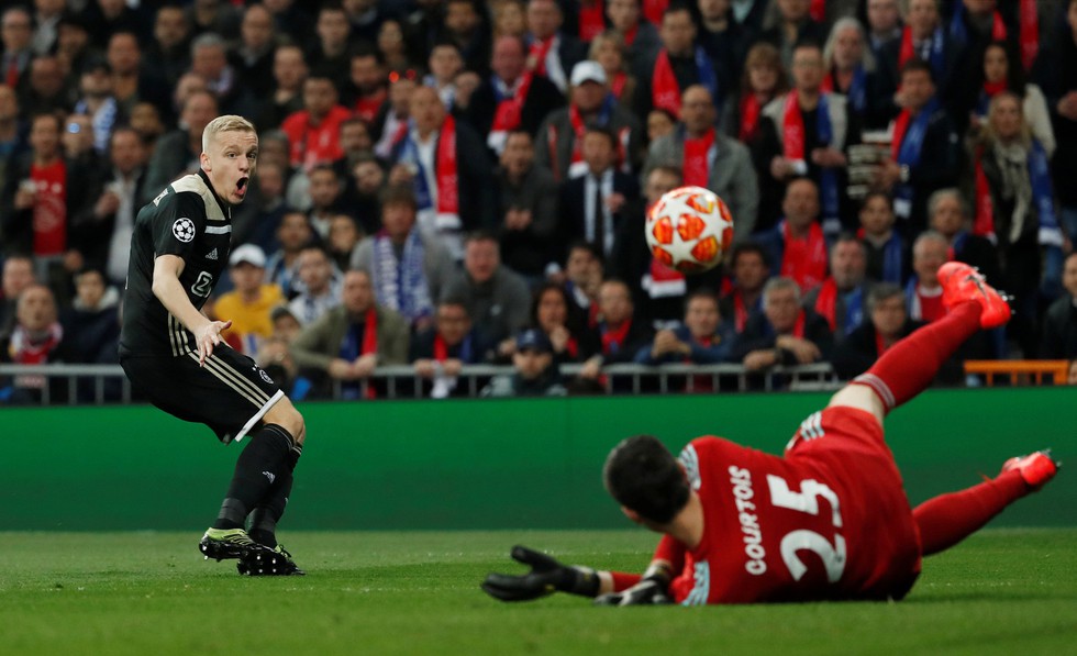 Chùm ảnh Real Madrid thảm bại trước Ajax - Ảnh 4. Chùm ảnh Real Madrid thảm bại trước Ajax - Ảnh 4.