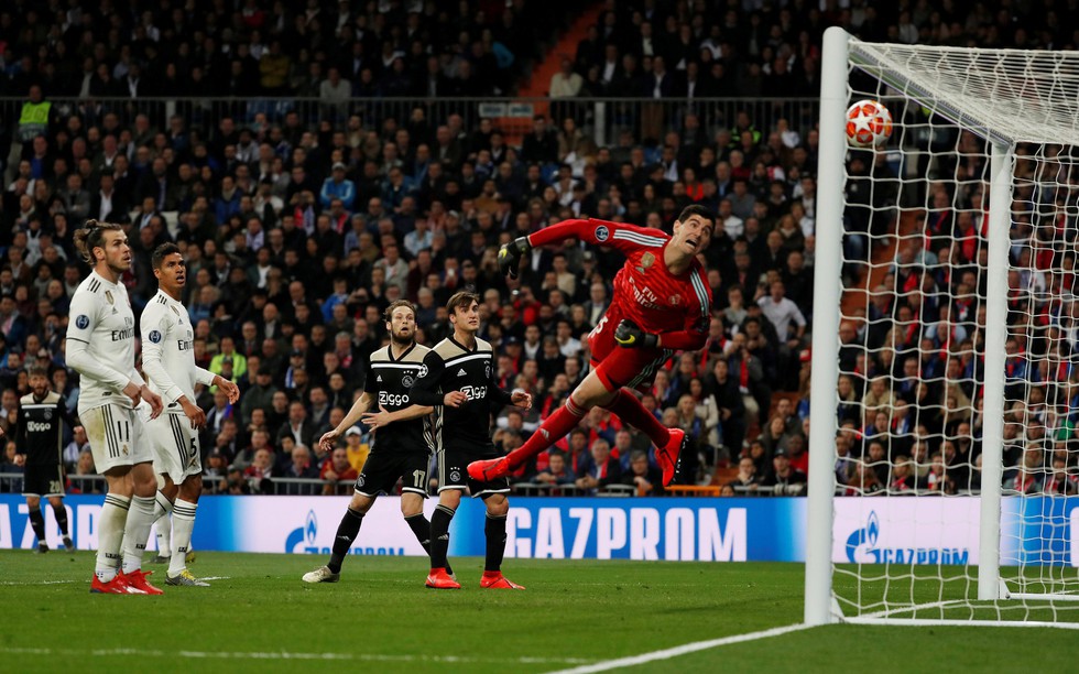 Chùm ảnh Real Madrid thảm bại trước Ajax - Ảnh 8. Chùm ảnh Real Madrid thảm bại trước Ajax - Ảnh 8.