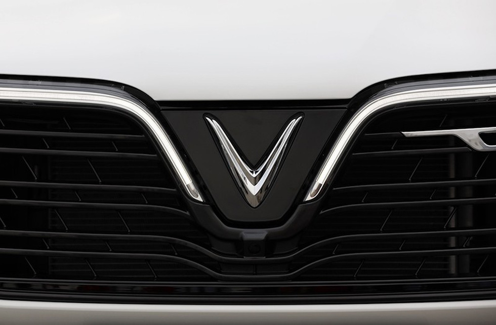 Cận cảnh xe chiếc VinFast Lux SA2.0 đầu tiên vừa xuất xưởng - Ảnh 2.