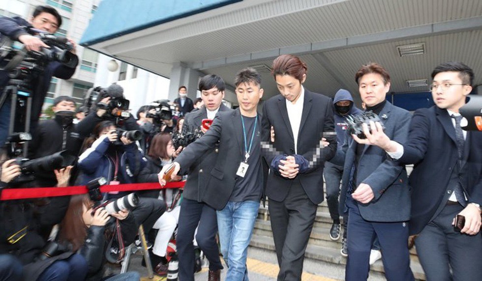 Bê bối tình dục, Jung Joon Young và Choi Jong Hoon bị kết án tù giam - Ảnh 8. Bê bối tình dục, Jung Joon Young và Choi Jong Hoon bị kết án tù giam - Ảnh 8.