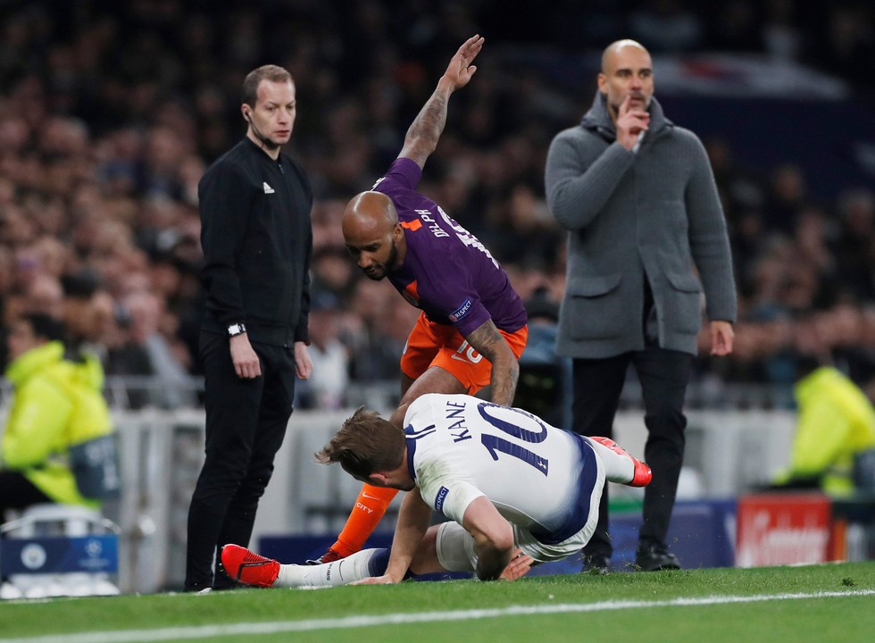 Chiêm ngưỡng trận đại chiến Tottenham - M.C qua ảnh - Ảnh 7. Chiêm ngưỡng trận đại chiến Tottenham - M.C qua ảnh - Ảnh 7.