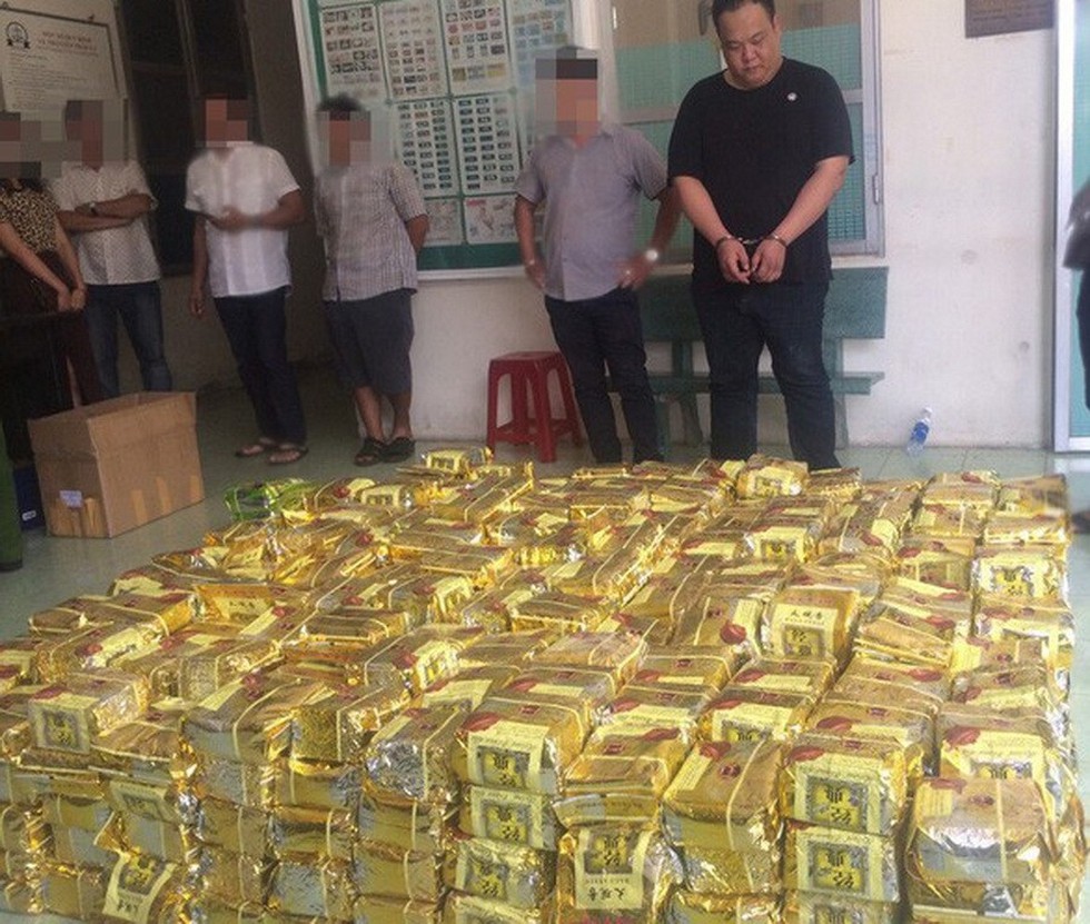 Rùng mình cảnh ma túy đựng trong bao tải, chất thành đống tuồn vào Việt Nam - Ảnh 5. Rùng mình cảnh ma túy đựng trong bao tải, chất thành đống tuồn vào Việt Nam - Ảnh 5.