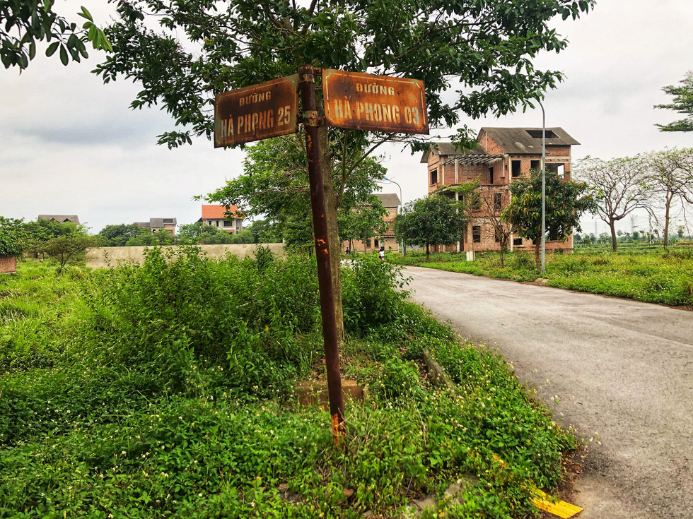 Xót xa đại đô thị ngàn tỉ để... thả bò - Ảnh 12. Xót xa đại đô thị ngàn tỉ để... thả bò - Ảnh 12.