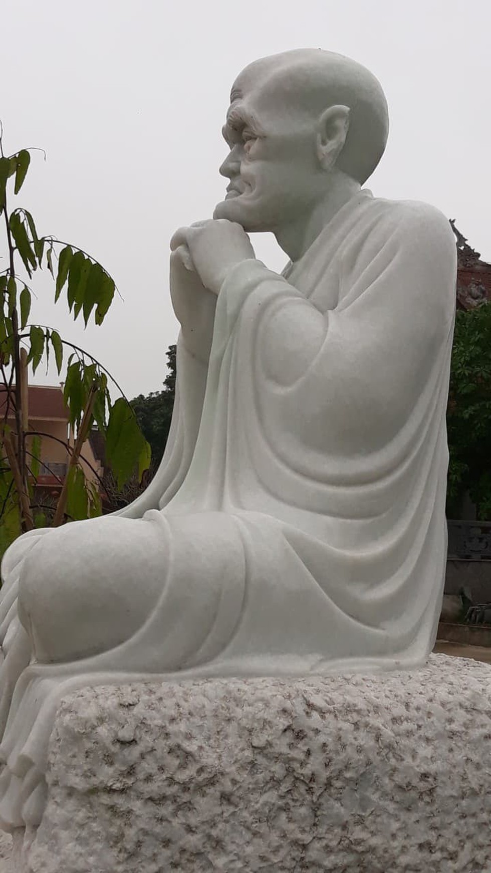 Vặt tai, bẻ tay, chặt ngón chân... 16 vị La Hán trong chùa - Ảnh 3. Vặt tai, bẻ tay, chặt ngón chân... 16 vị La Hán trong chùa - Ảnh 3.