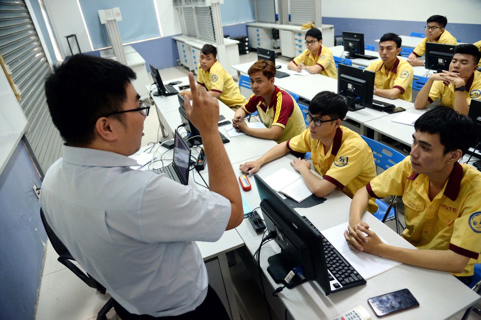 Thu nhập tăng thêm: lại lỡ hẹn - Ảnh 1. Thu nhập tăng thêm: lại lỡ hẹn - Ảnh 1.