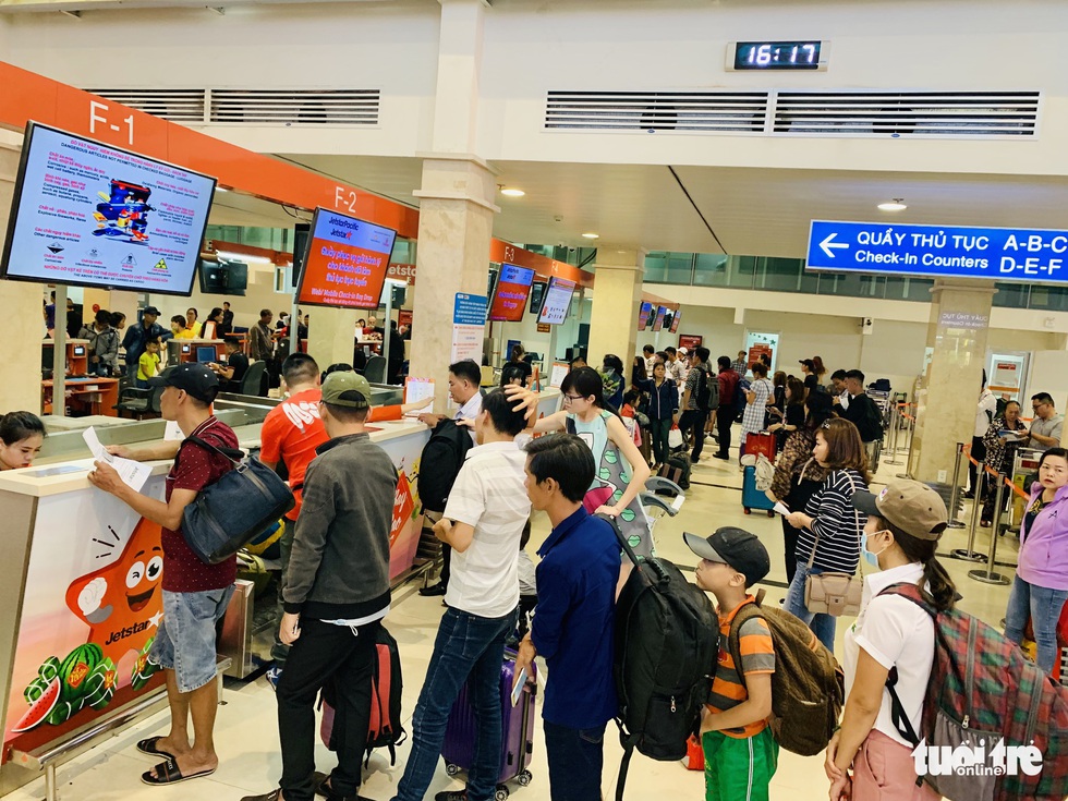 Jetstar Pacific tăng phí hành lý, Vietnam Airlines tung vé siêu tiết kiệm - Ảnh 1. Jetstar Pacific tăng phí hành lý, Vietnam Airlines tung vé siêu tiết kiệm - Ảnh 1.