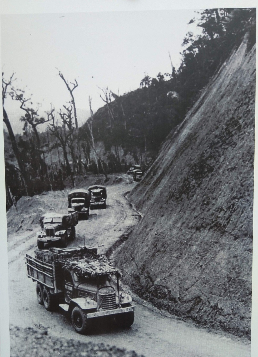 luc-luong-van-tai-truong-son-1974-1557927840836583598527.jpg