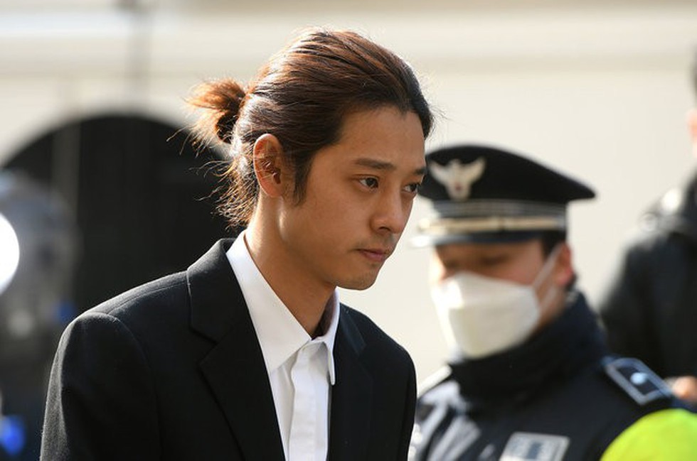 Bê bối tình dục, Jung Joon Young và Choi Jong Hoon bị kết án tù giam - Ảnh 4. Bê bối tình dục, Jung Joon Young và Choi Jong Hoon bị kết án tù giam - Ảnh 4.