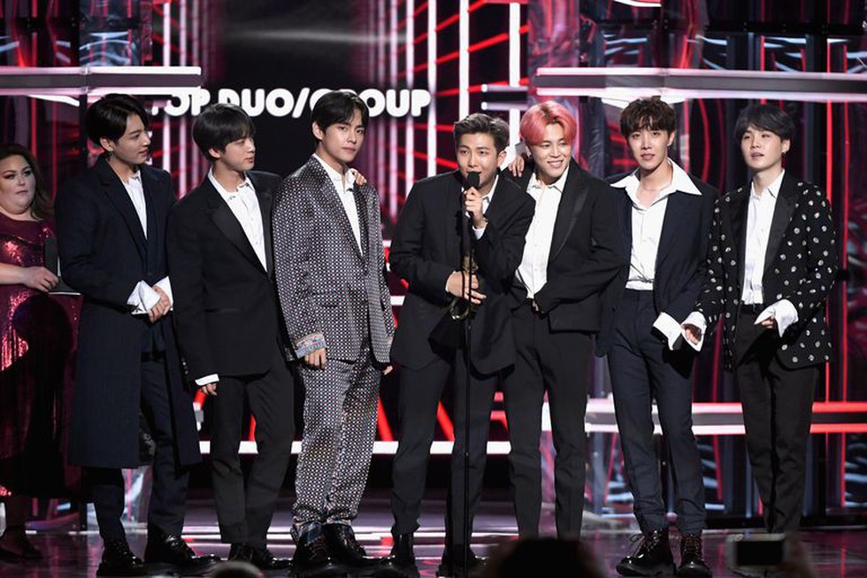 BTS đánh bại Maroon 5, Imagine Dragons tại Billboard Music Awards - Ảnh 2. BTS đánh bại Maroon 5, Imagine Dragons tại Billboard Music Awards - Ảnh 2.