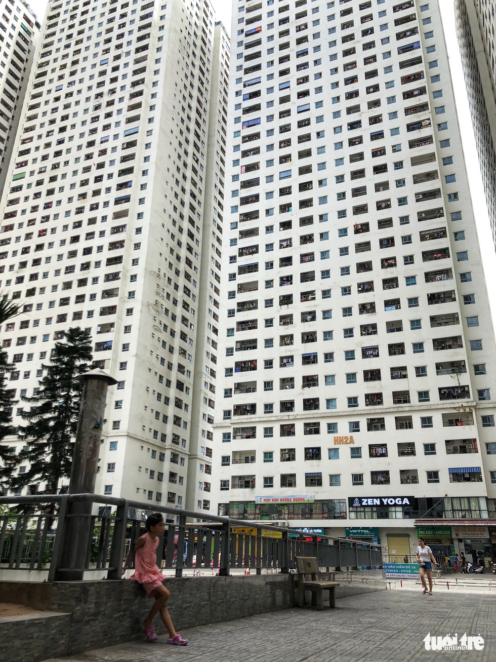 Cảnh người người chen chúc, ngột ngạt ở chung cư ông Thản - Ảnh 5. Cảnh người người chen chúc, ngột ngạt ở chung cư ông Thản - Ảnh 5.