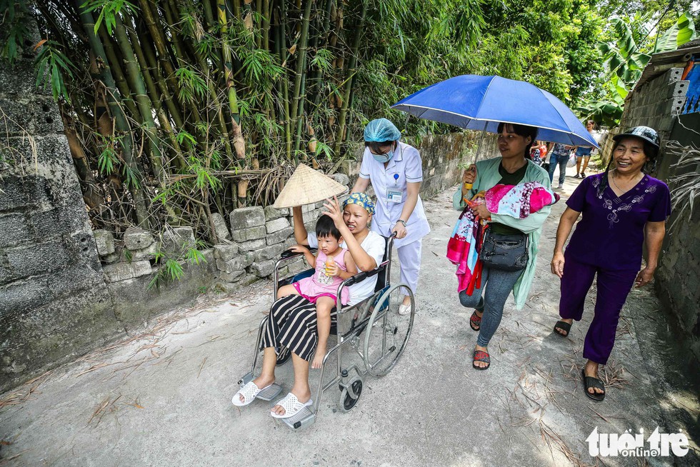 55 ngày diệu kỳ của mẹ Liên và bé Bình An - Ảnh 14. 55 ngày diệu kỳ của mẹ Liên và bé Bình An - Ảnh 14.
