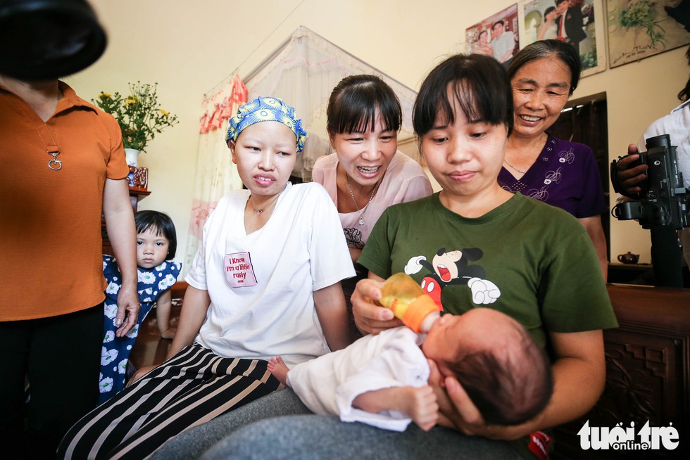 55 ngày diệu kỳ của mẹ Liên và bé Bình An - Ảnh 17. 55 ngày diệu kỳ của mẹ Liên và bé Bình An - Ảnh 17.