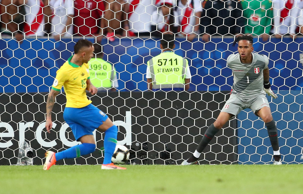 Tuyển Brazil tưng bừng mừng ngôi vương ở Copa America 2019 - Ảnh 1. Tuyển Brazil tưng bừng mừng ngôi vương ở Copa America 2019 - Ảnh 1.