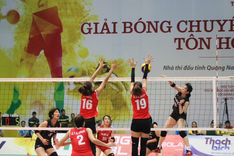 Tuyển nữ Việt Nam ngậm ngùi lỡ ngôi vô địch giải bóng chuyền VTV cup - Ảnh 1. Tuyển nữ Việt Nam ngậm ngùi lỡ ngôi vô địch giải bóng chuyền VTV cup - Ảnh 1.