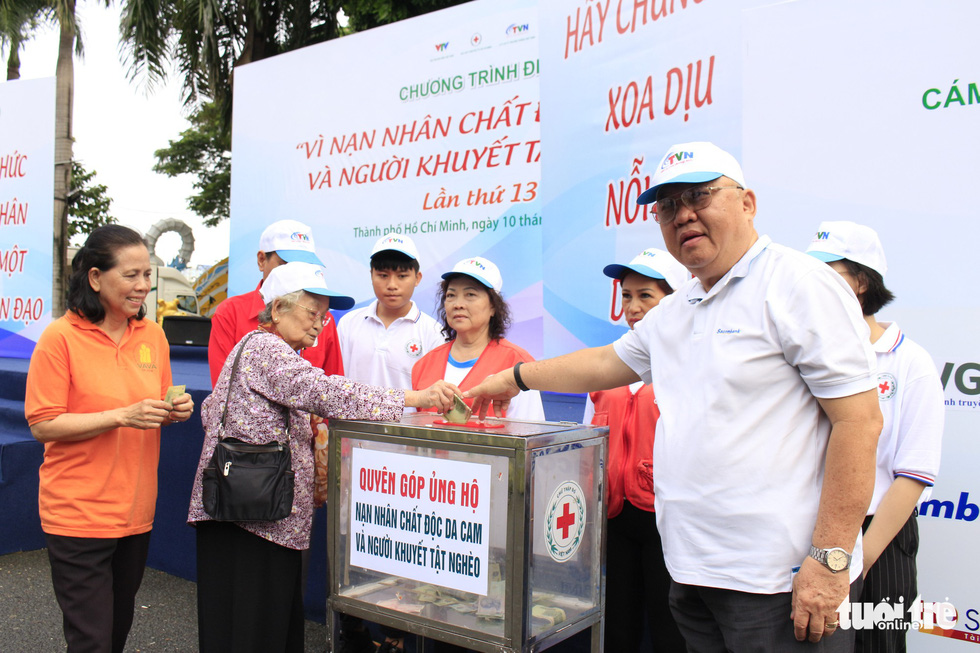 Hơn 5.000 người đi bộ vì nạn nhân chất độc da cam - Ảnh 8. Hơn 5.000 người đi bộ vì nạn nhân chất độc da cam - Ảnh 8.