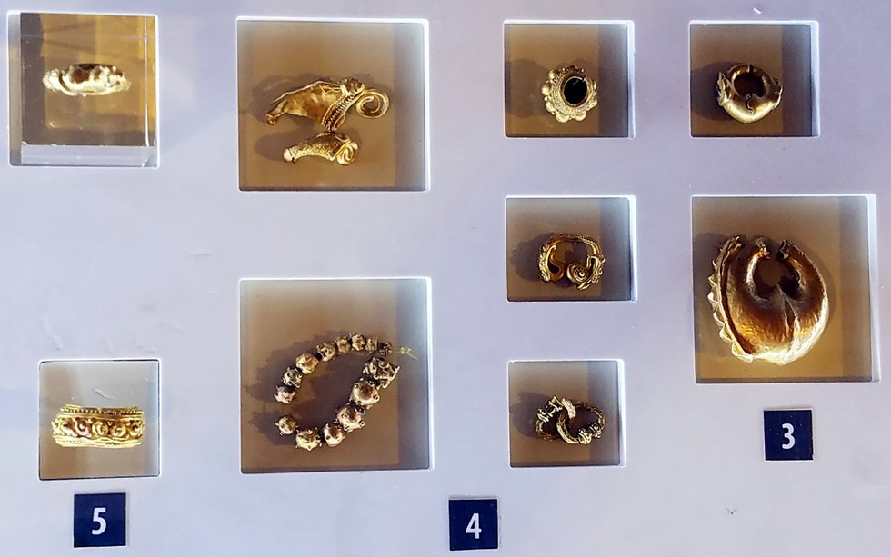 90 năm hội tụ những bộ sưu tập cổ vật khủng - Ảnh 2. 90 năm hội tụ những bộ sưu tập cổ vật khủng - Ảnh 2.