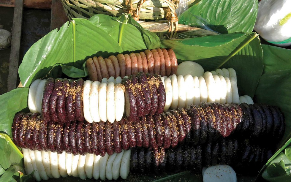 Gặp sắc tím Myitkyina, thương bánh giầy Việt - Ảnh 2. Gặp sắc tím Myitkyina, thương bánh giầy Việt - Ảnh 2.