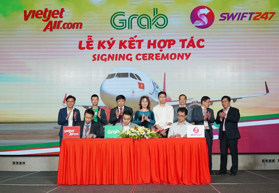 Vietjet bắt tay Grab, Swift247 giao hàng siêu hỏa tốc - Ảnh 2. Vietjet bắt tay Grab, Swift247 giao hàng siêu hỏa tốc - Ảnh 2.
