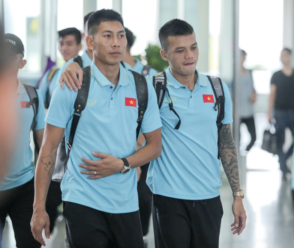 Tuyển thủ Việt Nam tự tin trong ngày sang Thái Lan thi đấu - Ảnh 9. Tuyển thủ Việt Nam tự tin trong ngày sang Thái Lan thi đấu - Ảnh 9.