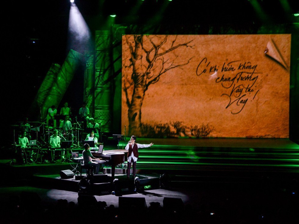 Live concert Truyện ngắn của Hà Anh Tuấn: trong trẻo và chân thành! - Ảnh 12. Live concert Truyện ngắn của Hà Anh Tuấn: trong trẻo và chân thành! - Ảnh 12.