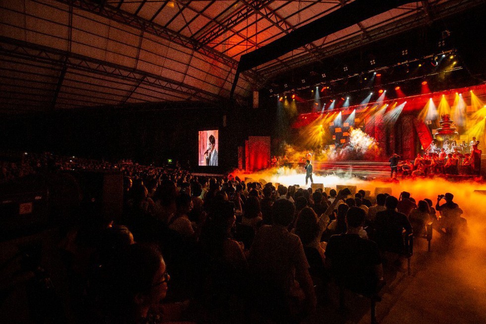 Live concert Truyện ngắn của Hà Anh Tuấn: trong trẻo và chân thành! - Ảnh 13. Live concert Truyện ngắn của Hà Anh Tuấn: trong trẻo và chân thành! - Ảnh 13.