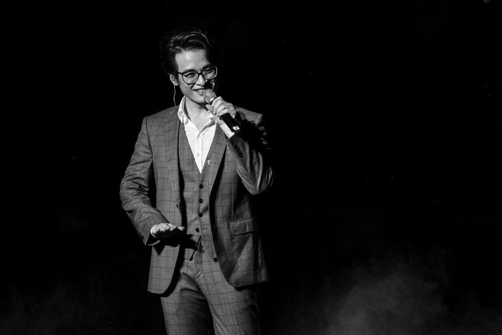 Live concert Truyện ngắn của Hà Anh Tuấn: trong trẻo và chân thành! - Ảnh 2. Live concert Truyện ngắn của Hà Anh Tuấn: trong trẻo và chân thành! - Ảnh 2.