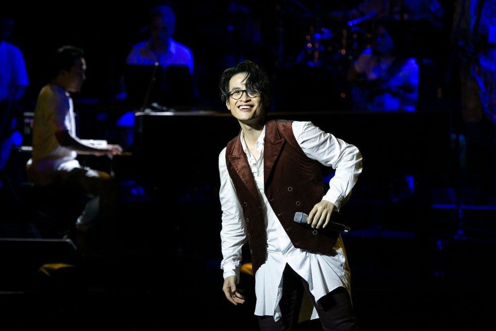 Live concert Truyện ngắn của Hà Anh Tuấn: trong trẻo và chân thành! - Ảnh 11. Live concert Truyện ngắn của Hà Anh Tuấn: trong trẻo và chân thành! - Ảnh 11.