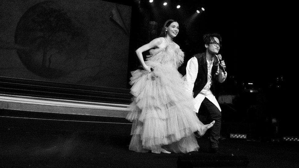 Live concert Truyện ngắn của Hà Anh Tuấn: trong trẻo và chân thành! - Ảnh 9. Live concert Truyện ngắn của Hà Anh Tuấn: trong trẻo và chân thành! - Ảnh 9.