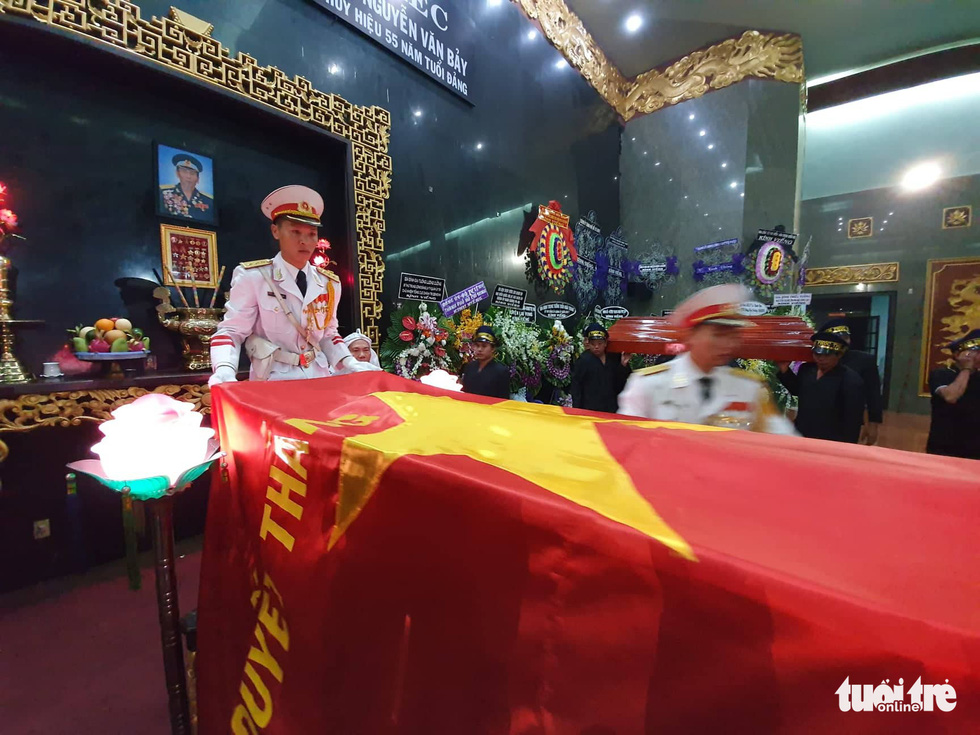 Tiễn đưa phi công phi thường Nguyễn Văn Bảy về quê nhà Lai Vung - Ảnh 7. Tiễn đưa phi công phi thường Nguyễn Văn Bảy về quê nhà Lai Vung - Ảnh 7.