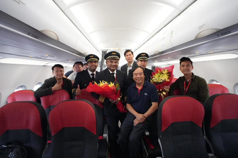 Vietjet nhận máy bay A321neo ACF 240 ghế đầu tiên trên thế giới - Ảnh 3. Vietjet nhận máy bay A321neo ACF 240 ghế đầu tiên trên thế giới - Ảnh 3.