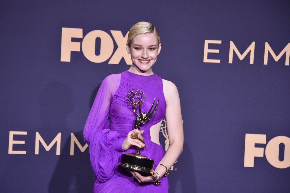 Thiết kế của Công Trí tại Emmy 2019 vào top đầm đẹp - Ảnh 1. Thiết kế của Công Trí tại Emmy 2019 vào top đầm đẹp - Ảnh 1.