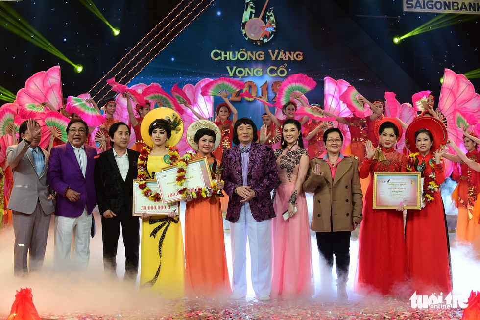 Chuông vàng vọng cổ 2019 vang tên Quách Thị Diễm Ngọc - Ảnh 13. Chuông vàng vọng cổ 2019 vang tên Quách Thị Diễm Ngọc - Ảnh 13.