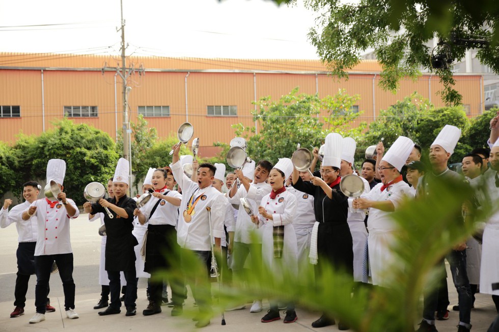 Lộ diện top 14 Đầu bếp thượng đỉnh - Top chef Vietnam 2019 - Ảnh 2. Lộ diện top 14 Đầu bếp thượng đỉnh - Top chef Vietnam 2019 - Ảnh 2.