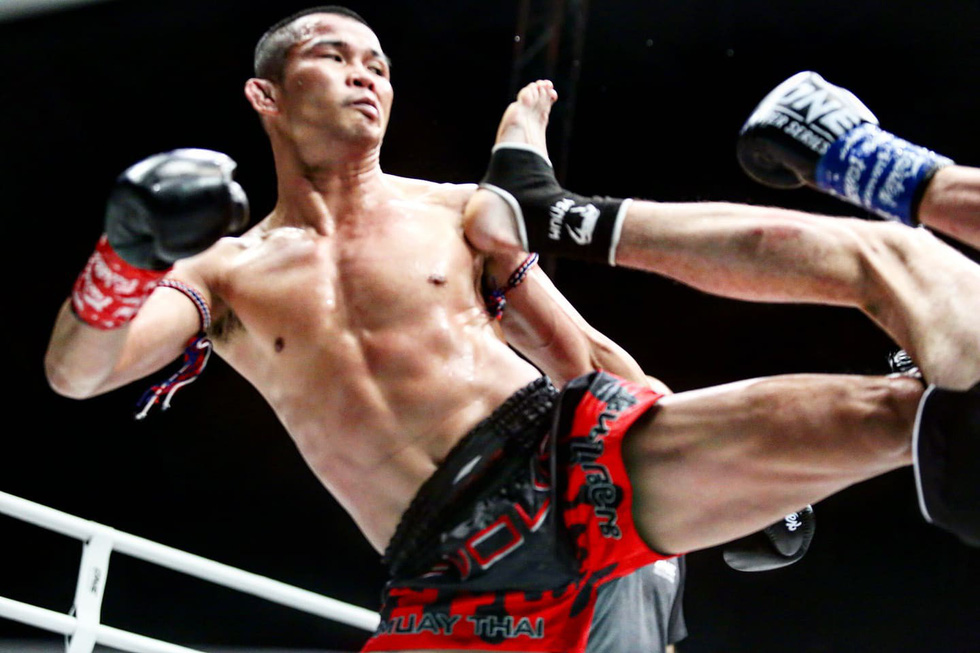 Đại chiến tưng bừng trong lần đầu tiên One Championship đến VN - Ảnh 11. Đại chiến tưng bừng trong lần đầu tiên One Championship đến VN - Ảnh 11.